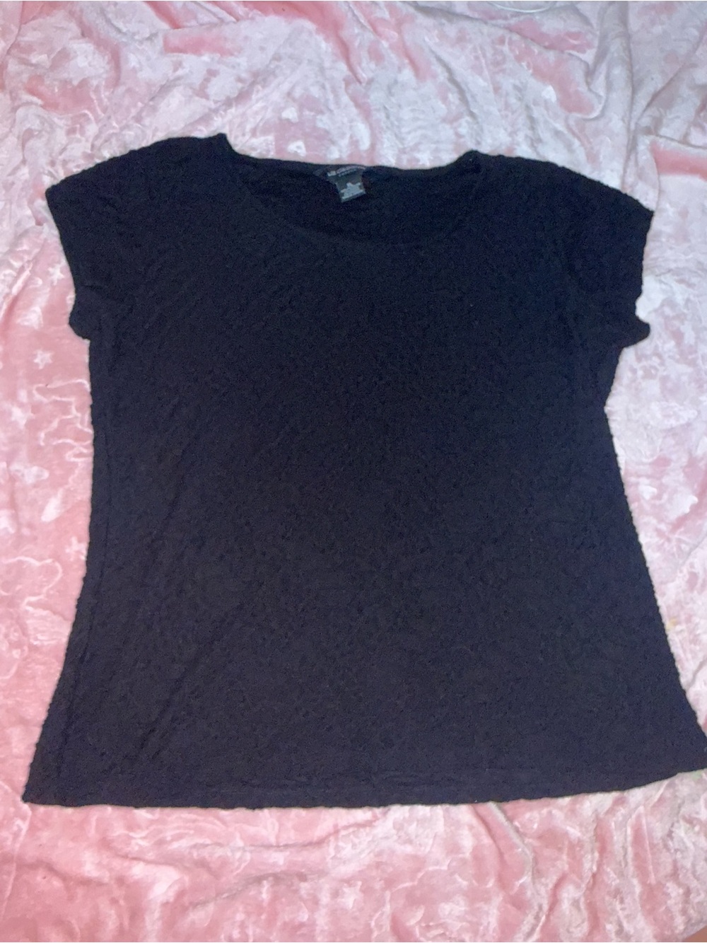 Liz Claiborne Black Short Sleeve Lace-Textured Top